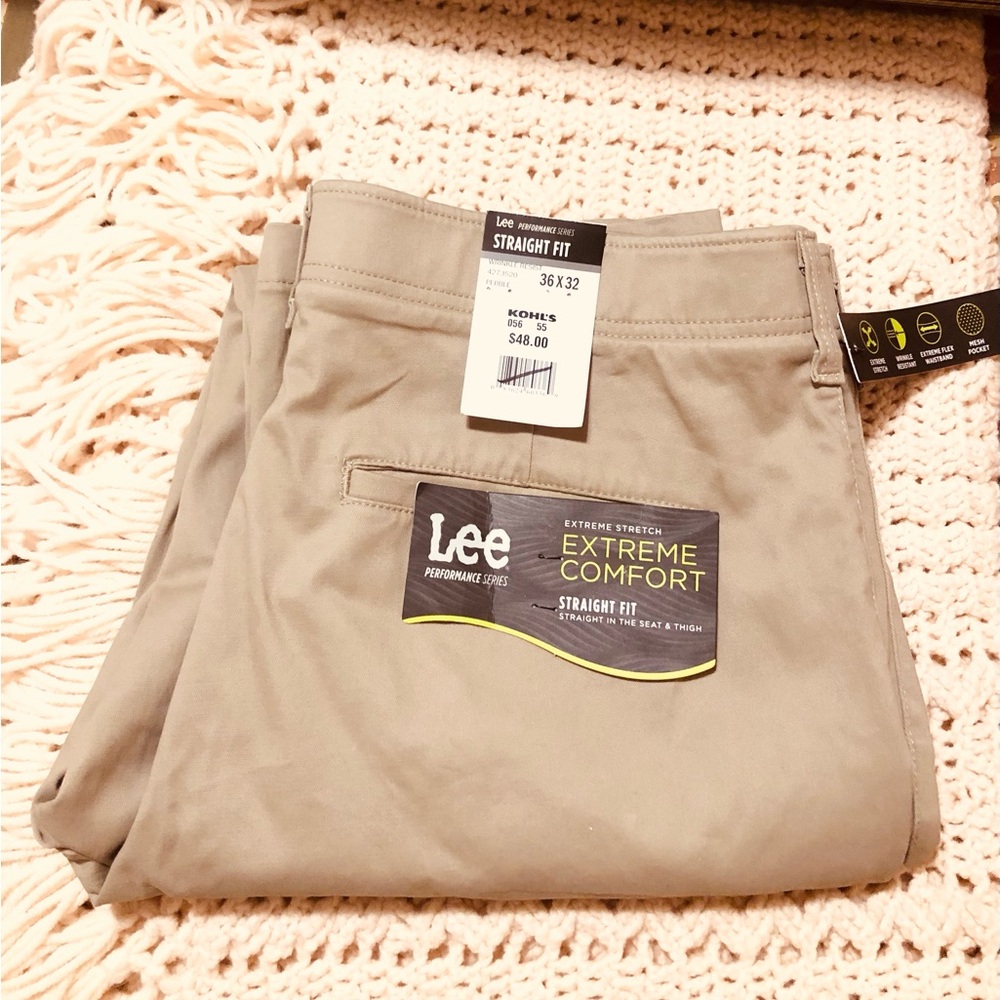 Lee Men's Tan Extreme Comfort Chinos